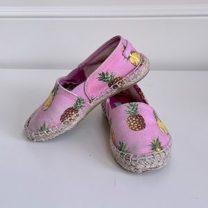 Authentic Dolce & Gabbana girls espadrilles. Pink with pineapples. Size 28